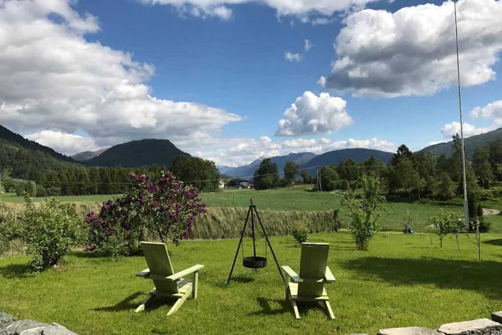 Orheimstunet - Gardsferie For Storfamilien Der Ogsa Hunden Er Velkommen Starheim Luaran gambar
